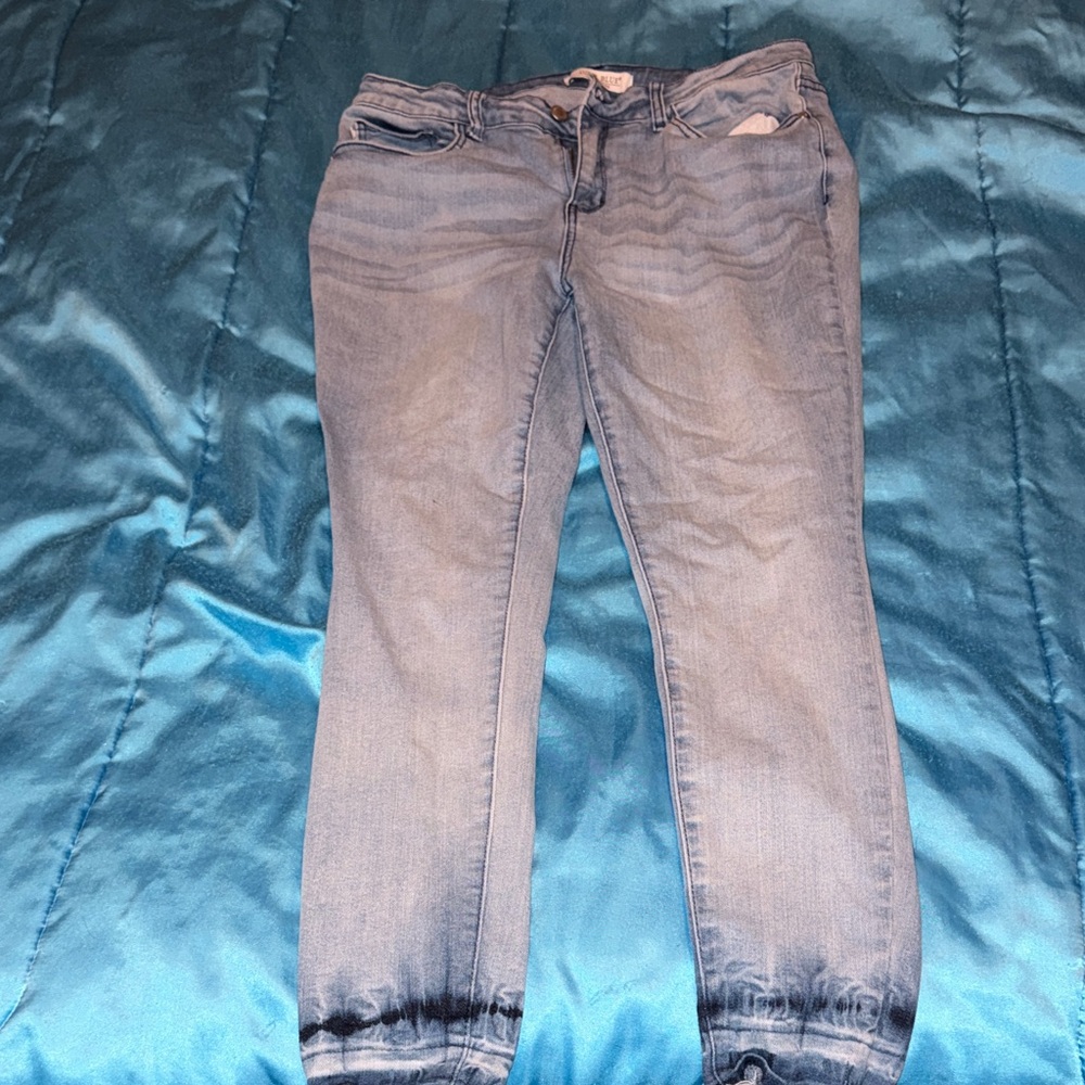 Judy Blue Light Wash Ankle Jeans
